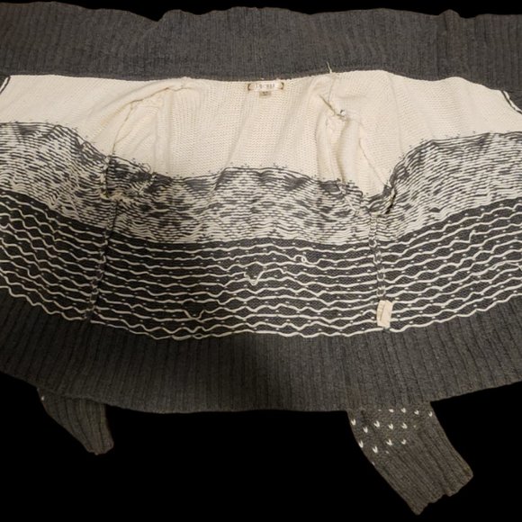 Decree Nordic Style Cardigan - Gray/White, Open Front (Size M) - Picture 2 of 2